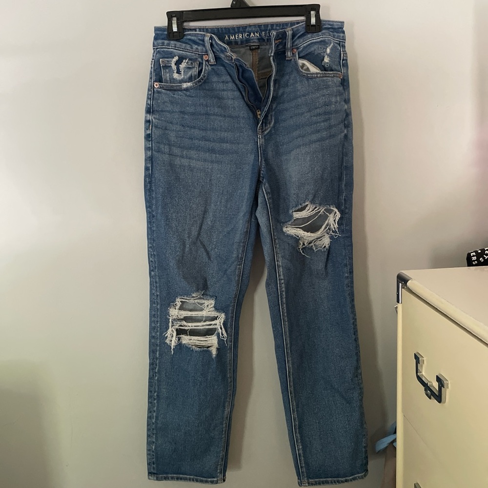 american eagle ripped jeans size 6